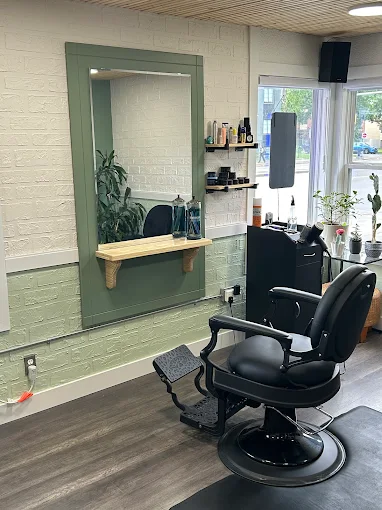 Hair We Go Again — interior